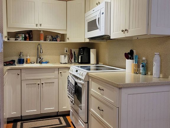 4th image of 205 Mineola Blvd #3c-floor 3