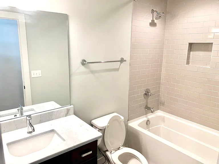 Full Bathroom #2