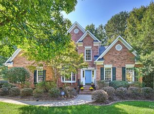 1611 Cape Fear Ct, Matthews, NC 28105