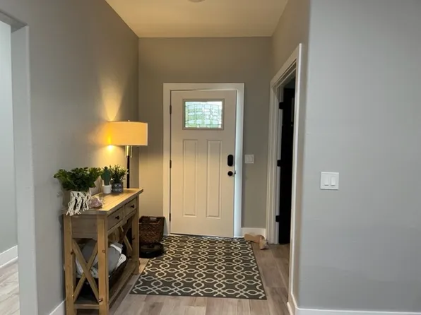 2 Huskins Pl, Bella Vista, AR 72715