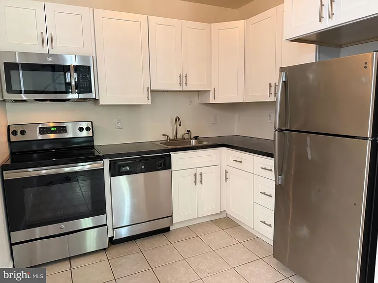 922 S 49th St #-1 — Photo 9