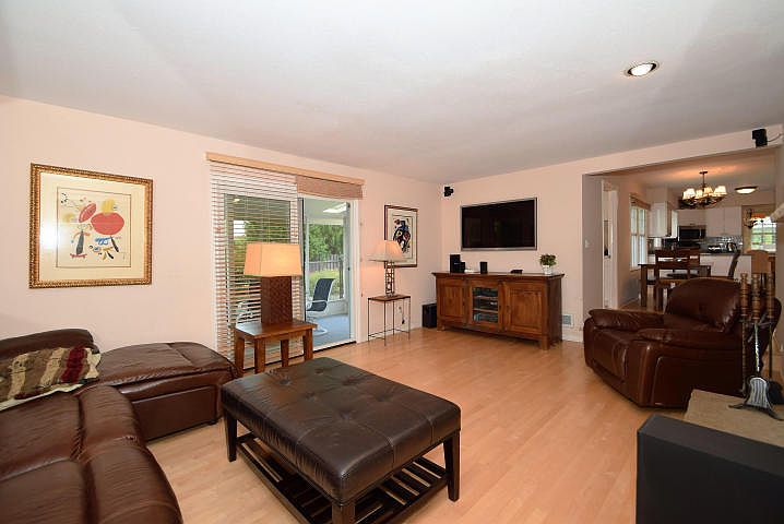 2nd image of 11033 N Riverland Ct
