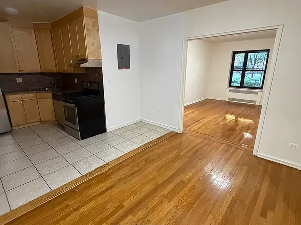 68-10 108th St #D, Forest Hills, NY 11375