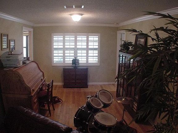 4th image of 530 Radnor Dr