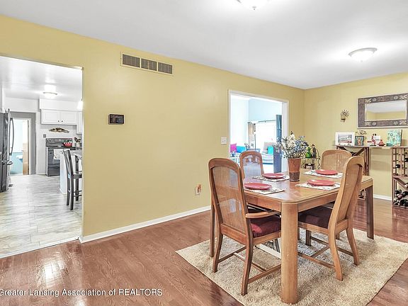 4th image of 803 Blanchette Dr