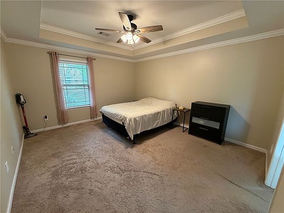 5th image of 851 Berkshire Ct