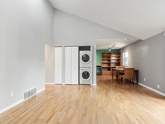 4th image of 2879 Shadow Creek Dr #305-B
