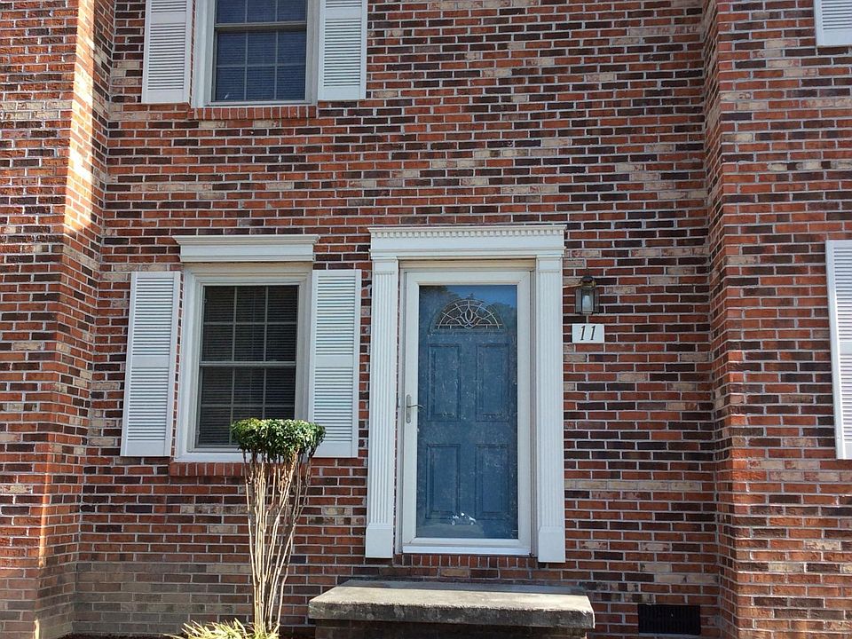 1st image of 2811 E Oakland Ave APT 11