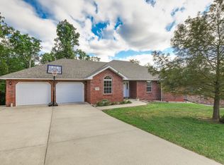 1919 Grand Point, Jefferson City, MO 65109