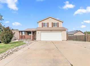 3905 Dove Ln, Evans, CO 80620