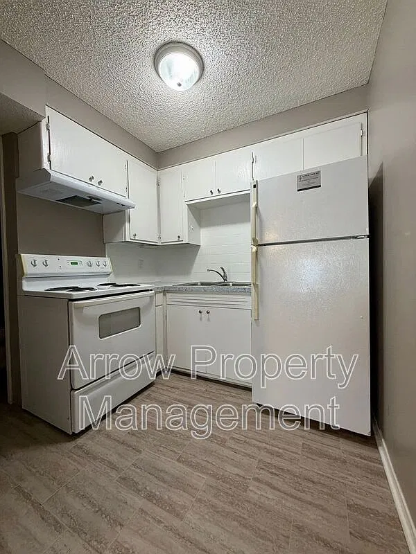 Studio, 1.0 bath, 360 sqft, $600 — Photo 1