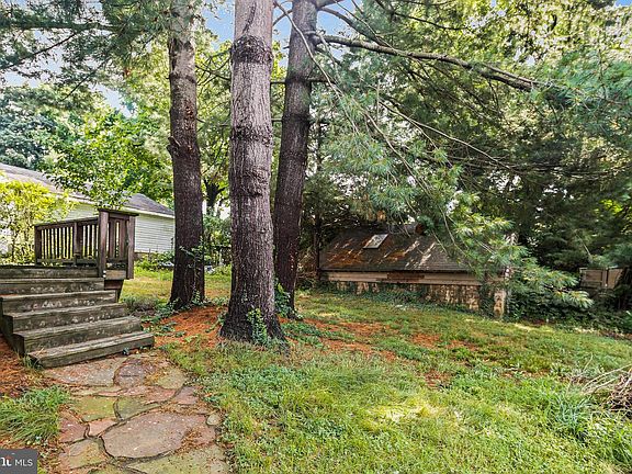 4th image of 30 Glen Ave