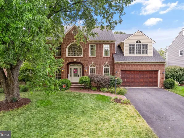 9655 Richmond St, Manassas, VA 20110