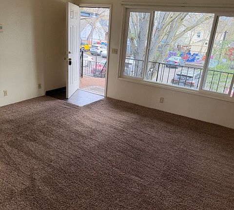 3rd image of 12-673 W 8th Ave #9
