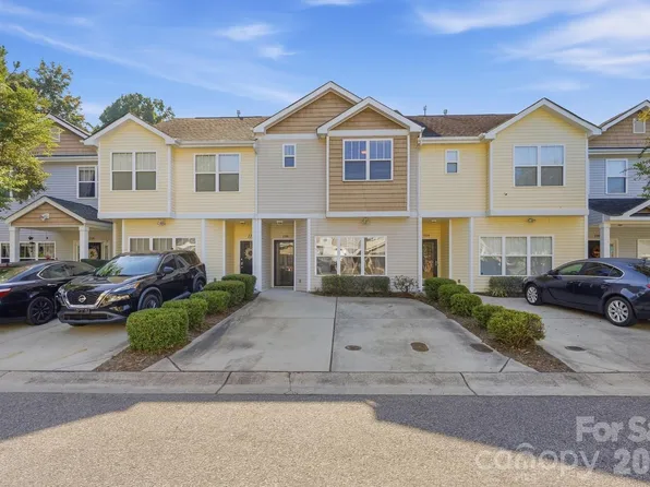 108 Saint Vincent Pl, Mount Holly, NC 28120