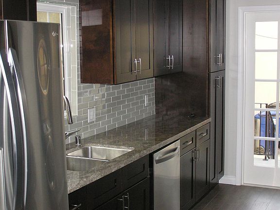 2nd image of 201 N Myers St