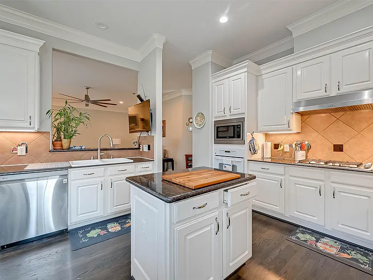 2650 Shady Acres Lndg — Photo 15