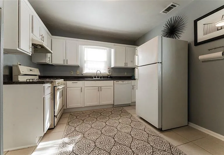 547 Westmeath Dr SW — Photo 11