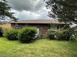 305 Lovers Ln, Steubenville, OH 43953