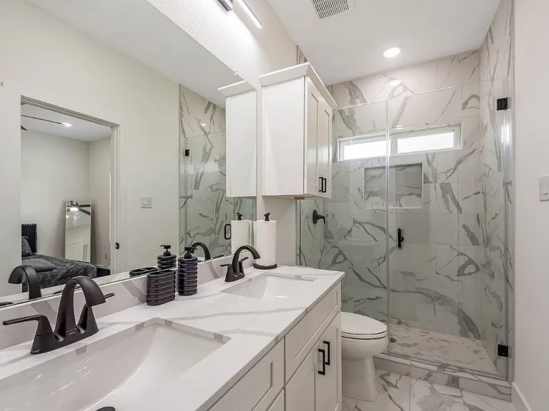 8328 Corinth St #B — Photo 6