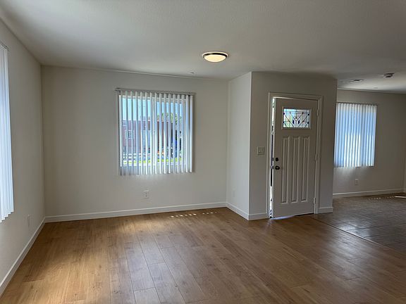 4th image of 289 E 46th St #289