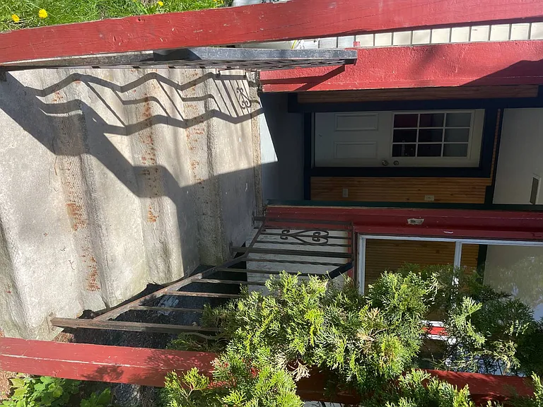 7 Wells Ave — Photo 4