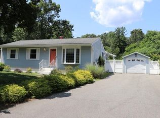 60 Chipmunk Rd, Springfield, MA 01108