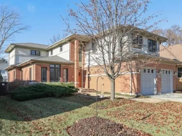 664 S Berkley Ave, Elmhurst, IL 60126