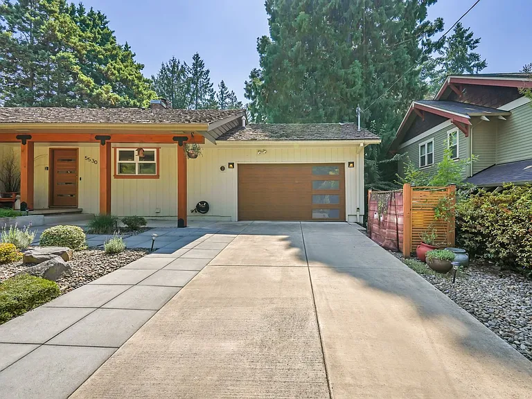 5530 SW Logan Ct — Photo 41