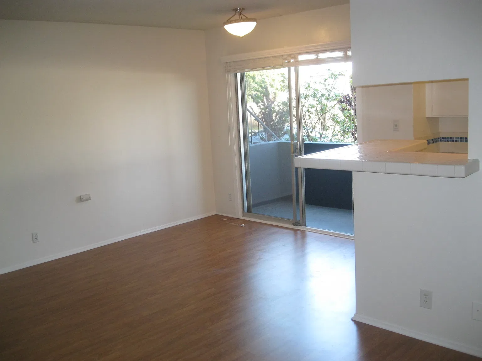 1 bed, 700 sqft, $2,200 — Photo 2