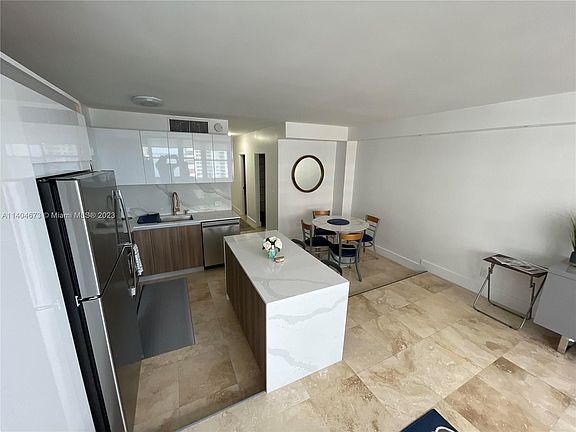 5th image of 905 Brickell Bay Dr APT 1626
