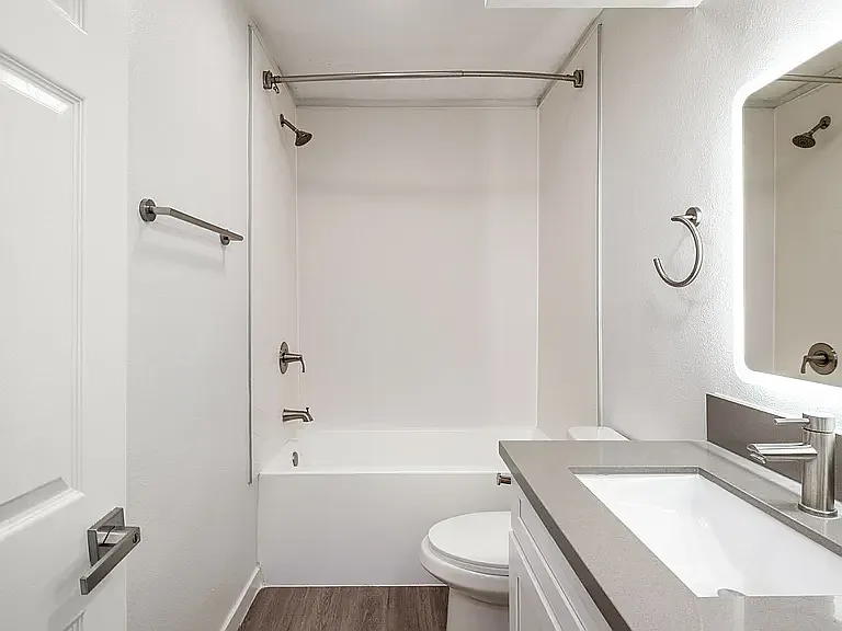 982 Menlo Ave #E214 — Photo 7