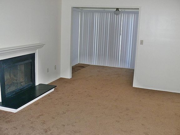 5th image of 903 Augusta Dr