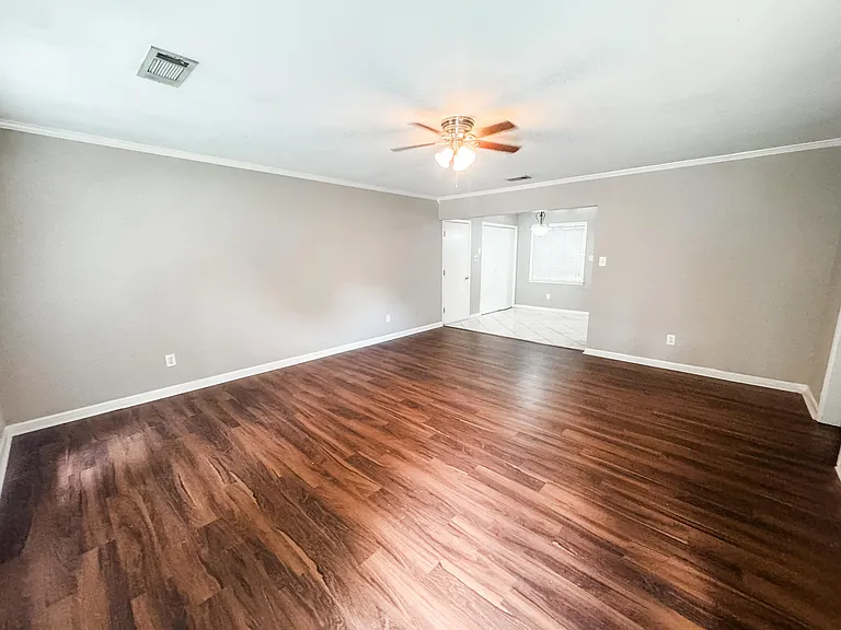 967 Barbara Lynn Dr — Photo 2