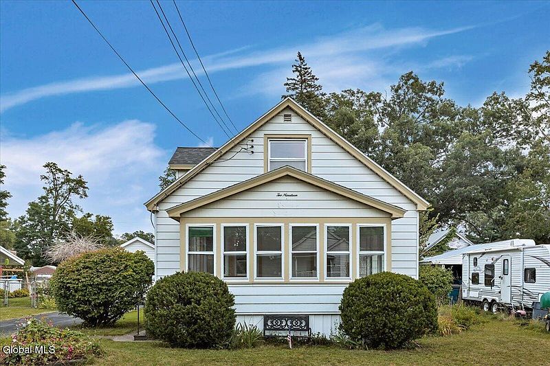 2nd image of 219 Stoodley Place