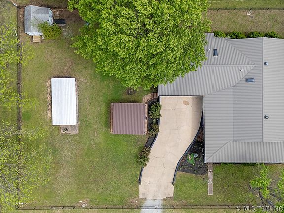 2nd image of 29760 S 550th Rd