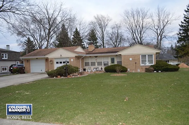 247 Hickory St photo 1