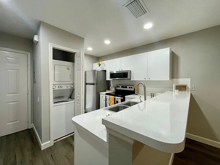 Village Park Townhomes | 2 & 3 Bedroom Apartments in Lady Lake, FL — Photo 66