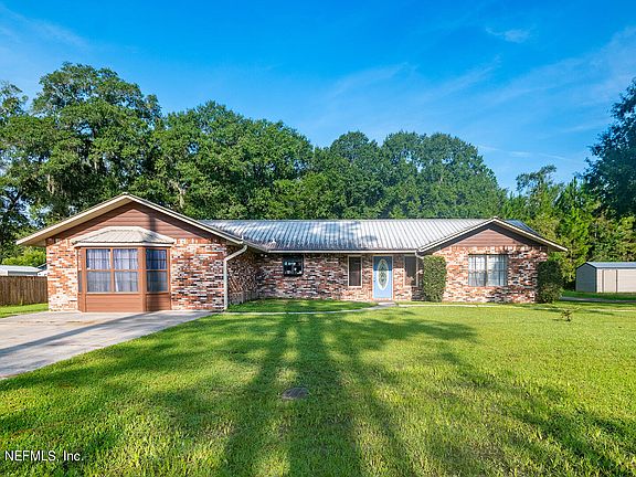 4th image of 213 W MIMOSA Drive