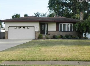 18247 South Dr, Strongsville, OH