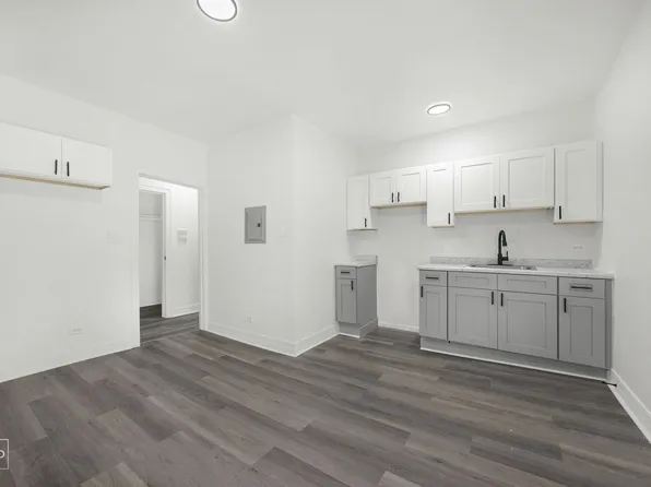 8101 S Drexel