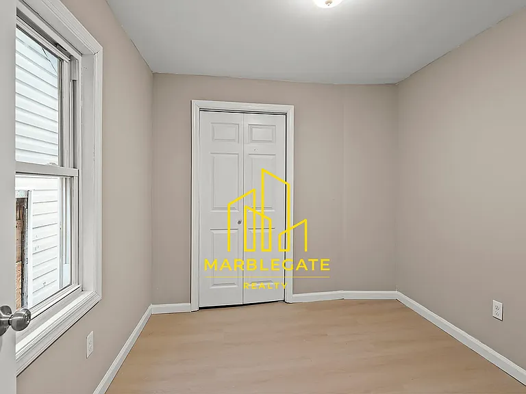 113 E Main St #22 — Photo 5