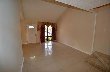 3rd image of 11106 NW 37th St