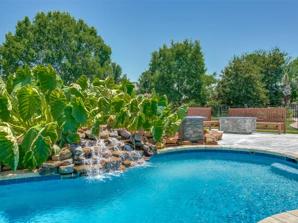 1001 Cheyenne Ct, Shady Shores, TX 76208