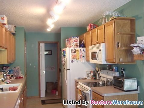 3rd image of 208 Chandler Ct