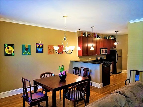 3rd image of 125 Pleasant St APT A