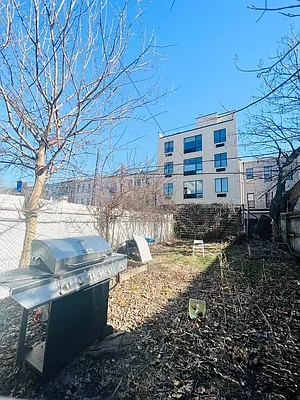 Rented by Pear NYC LLC | media 6