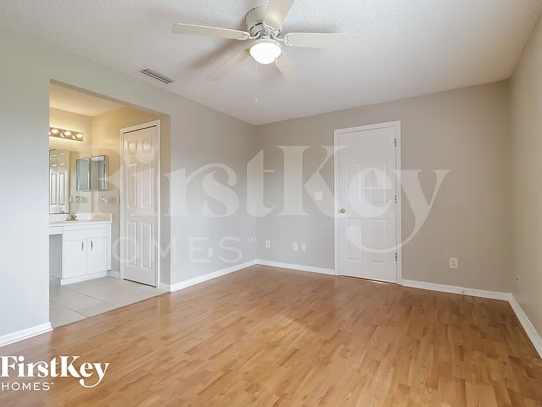 1674 Waltz St SE — Photo 8