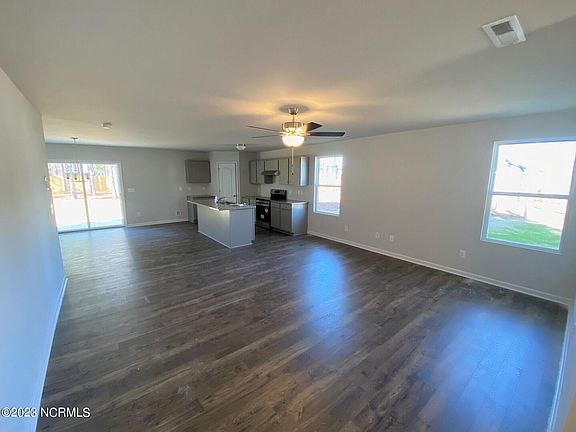 3rd image of 356 Desert Orchid Circle