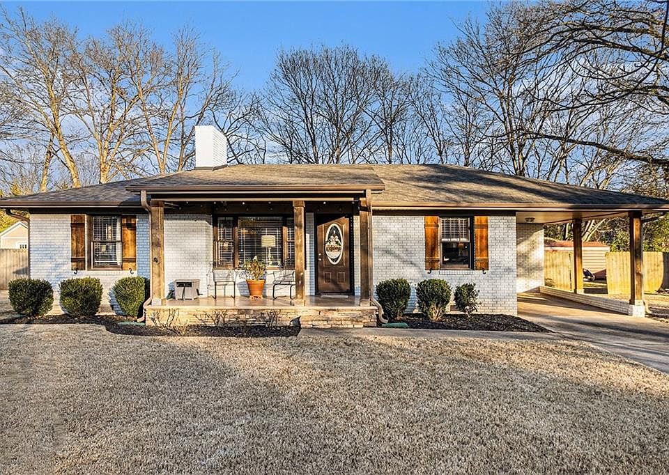 1st image of 14 Larkwood Cir